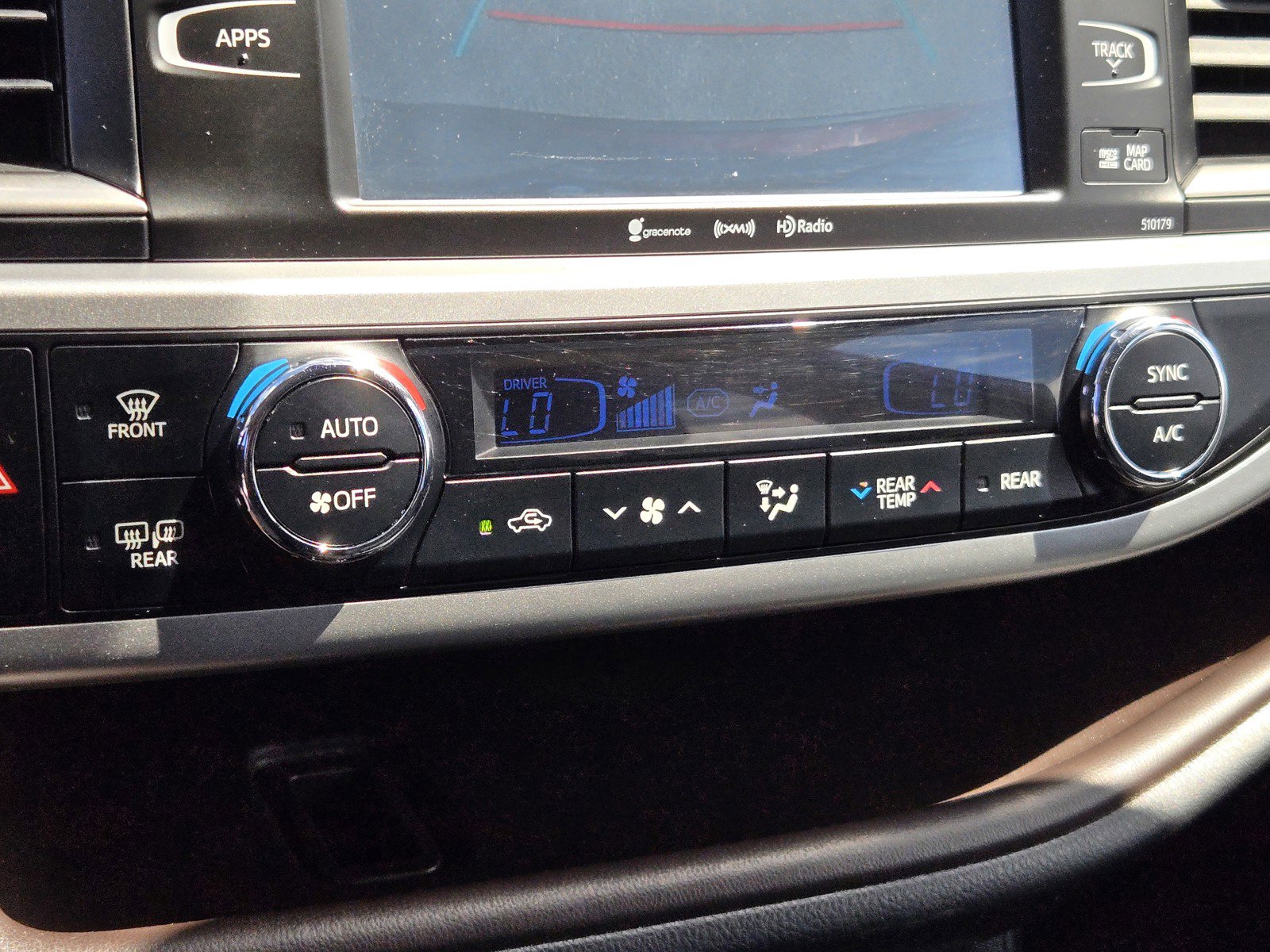 Used 2018 Toyota Highlander XLE image 19