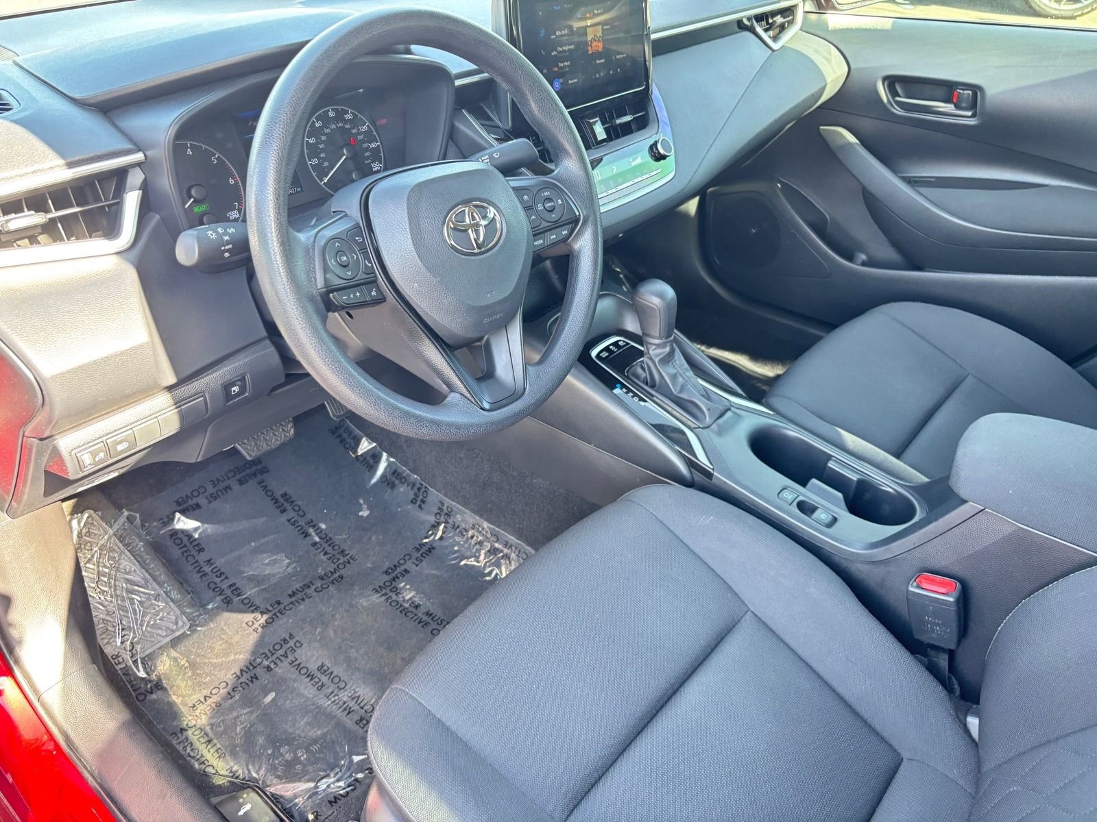 Used 2025 Toyota Corolla LE w/ Carpet Mat Package (TMS) image 21