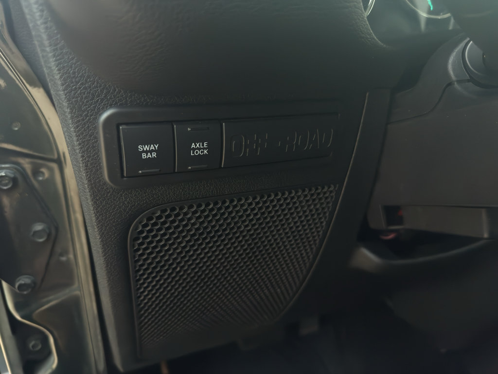 Used 2011 Jeep Wrangler Unlimited Rubicon w/ Connectivity Group AWD/4WD image 28