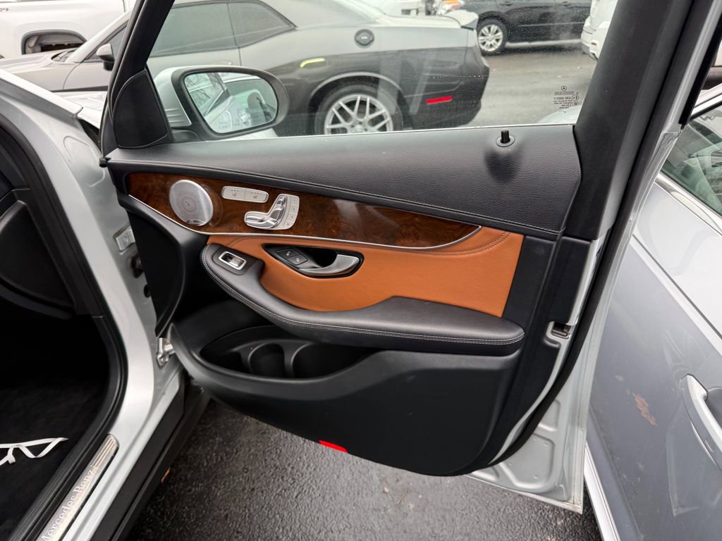 Used 2019 Mercedes-Benz GLC 350e 4MATIC image 6