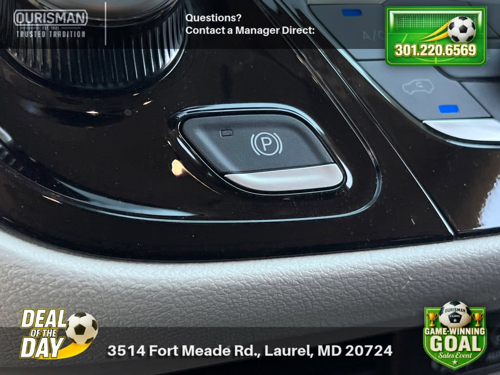 Used 2024 Chrysler Pacifica Touring-L FWD image 29