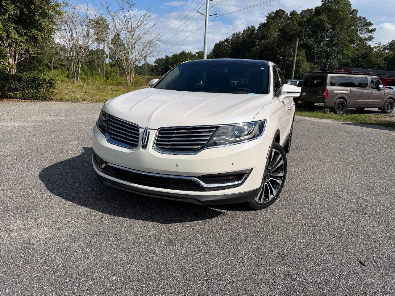 Used 2016 Lincoln MKX Reserve w/ Technology Package FWD image 28