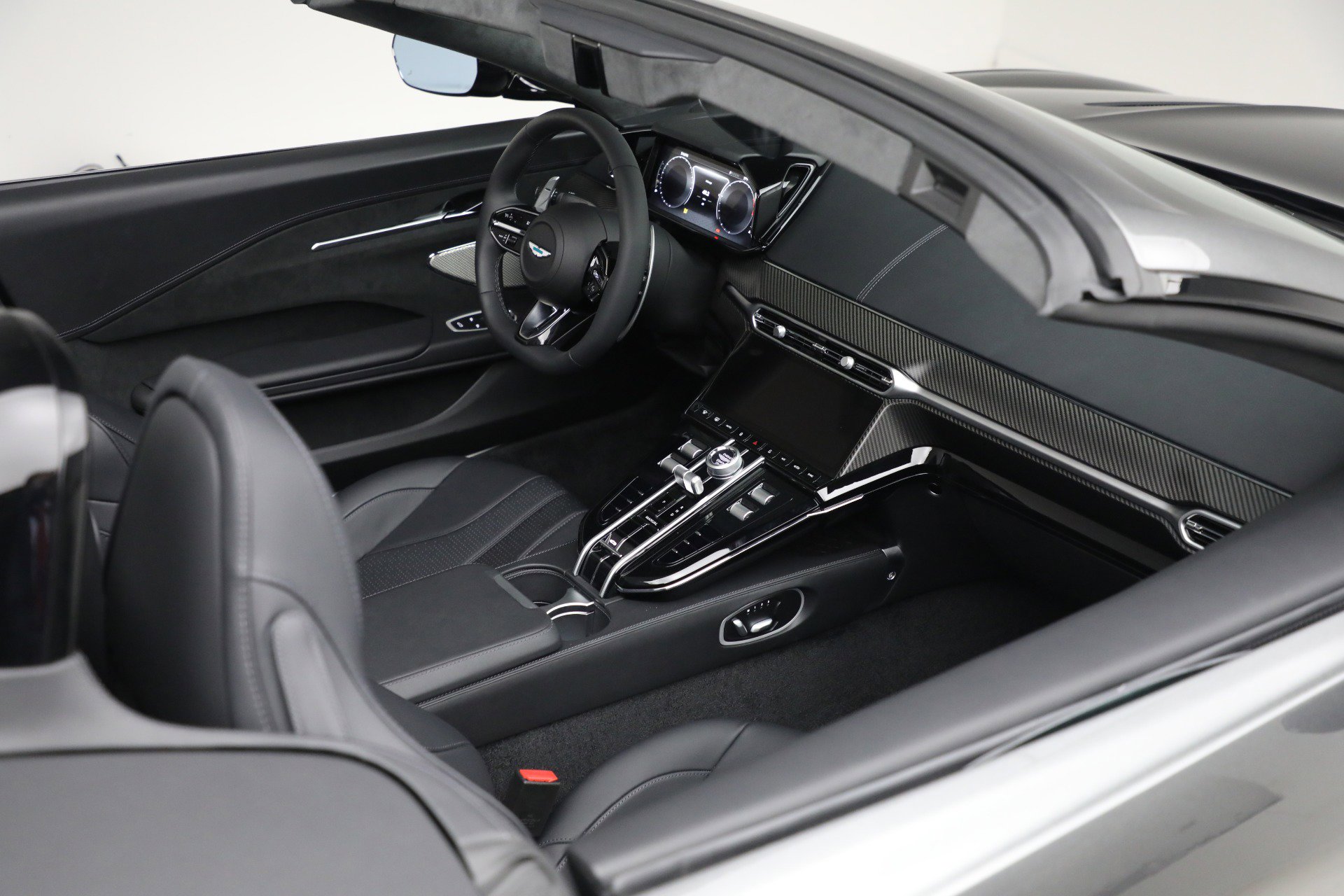 New 2026 Aston Martin V8 Vantage Roadster image 33