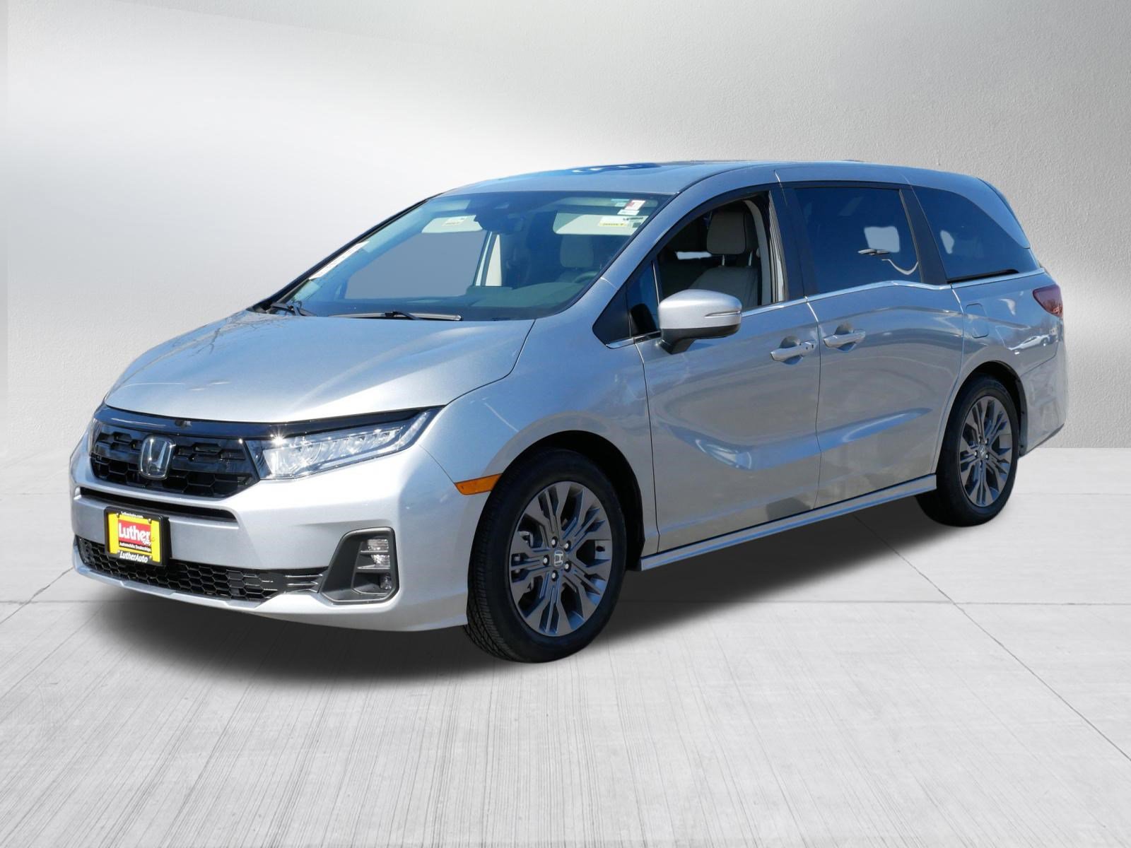 Certified 2026 Honda Odyssey Touring image 3