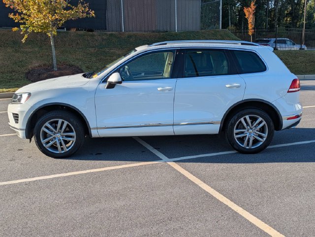 Used 2015 Volkswagen Touareg Sport AWD/4WD image 7