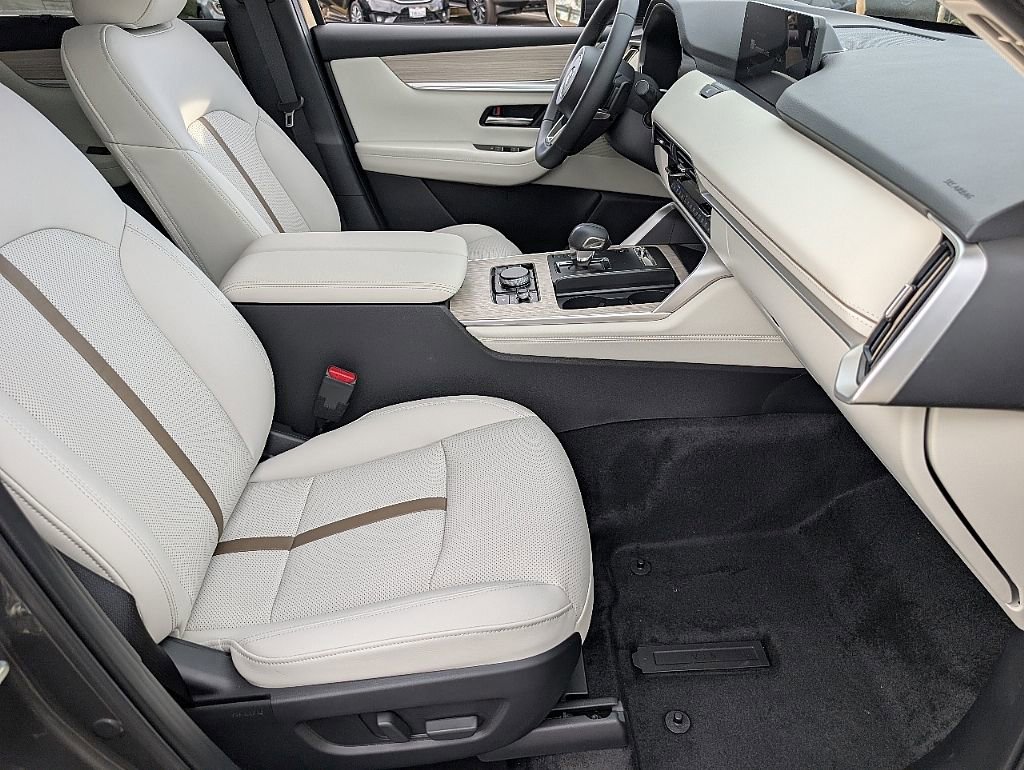 New 2026 MAZDA CX-90 Plug-In Hybrid w/ Premium Plus image 18