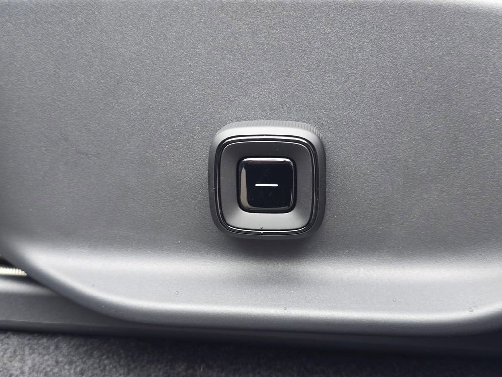 New 2026 Volvo EX30 Plus w/ Climate Package RWD image 23