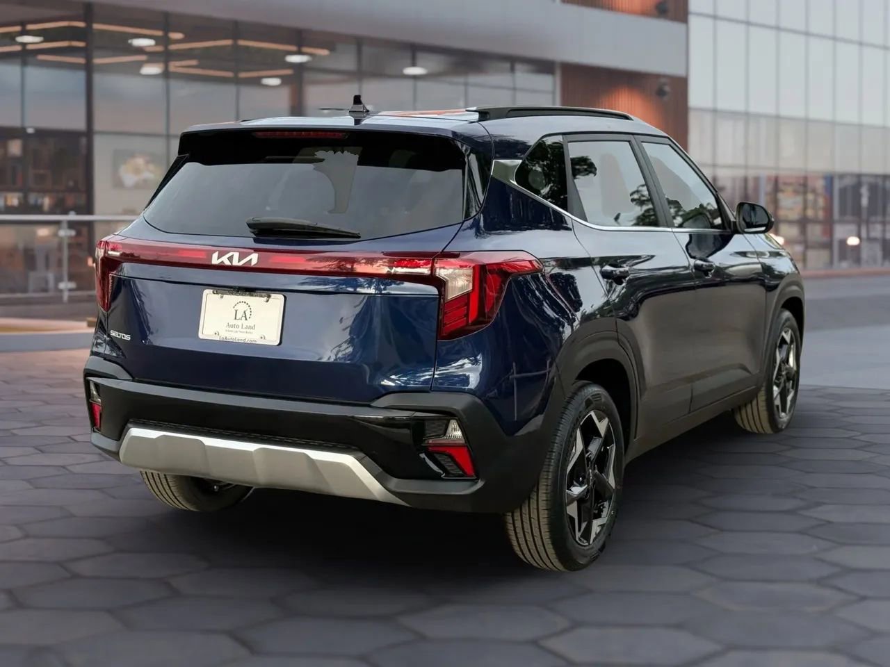 Used 2024 Kia Seltos EX image 6