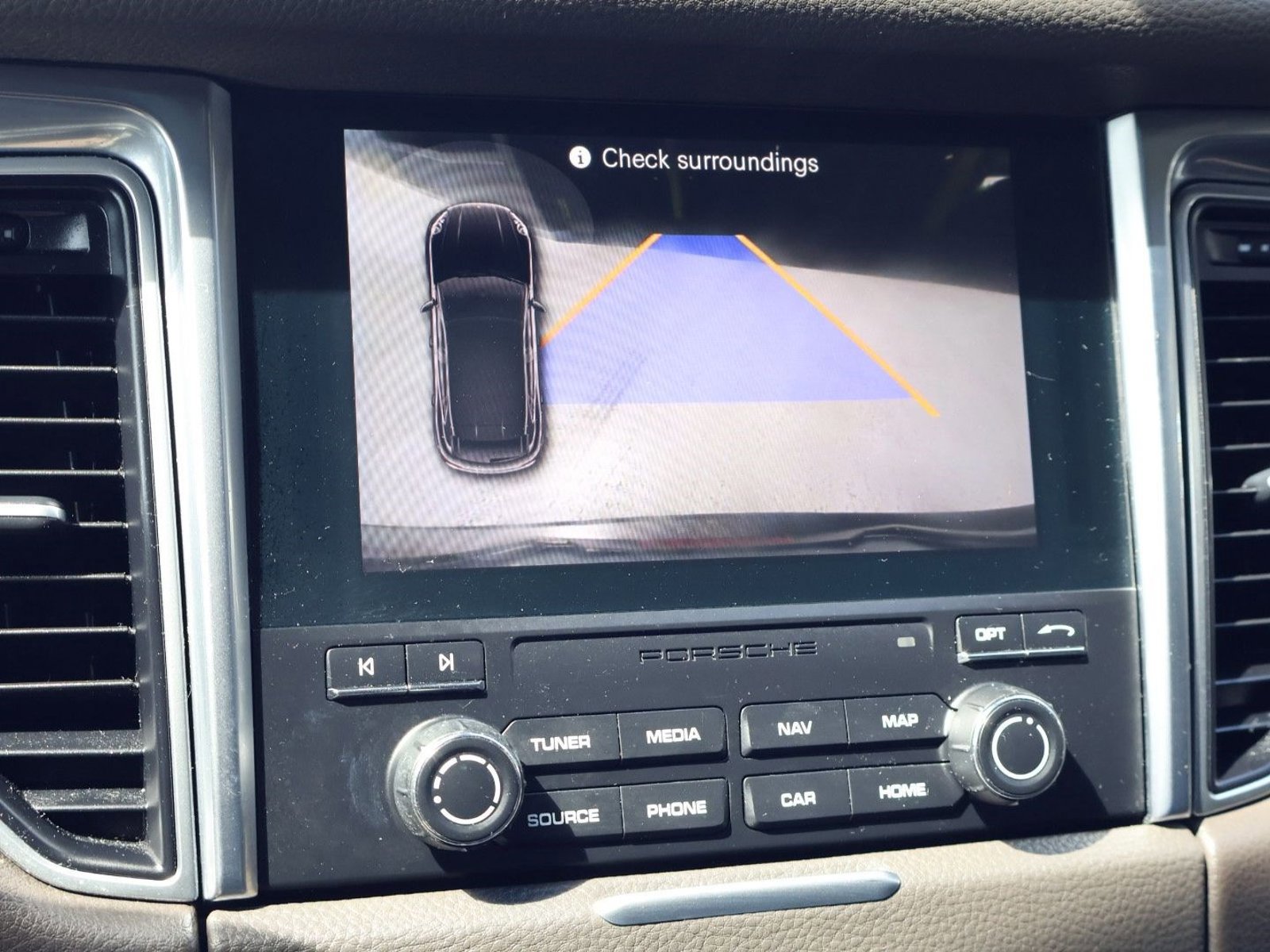 Used 2018 Porsche Macan S image 19