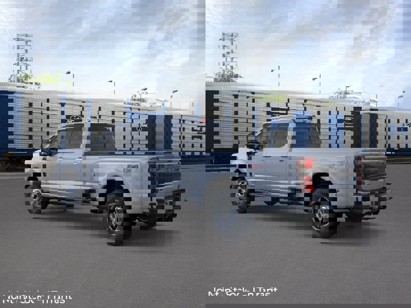 New 2026 Ford F350 4x4 Crew Cab DRW Super Duty image 4