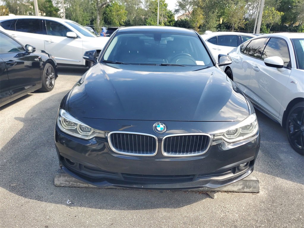 Used 2018 BMW 320i Sedan image 2