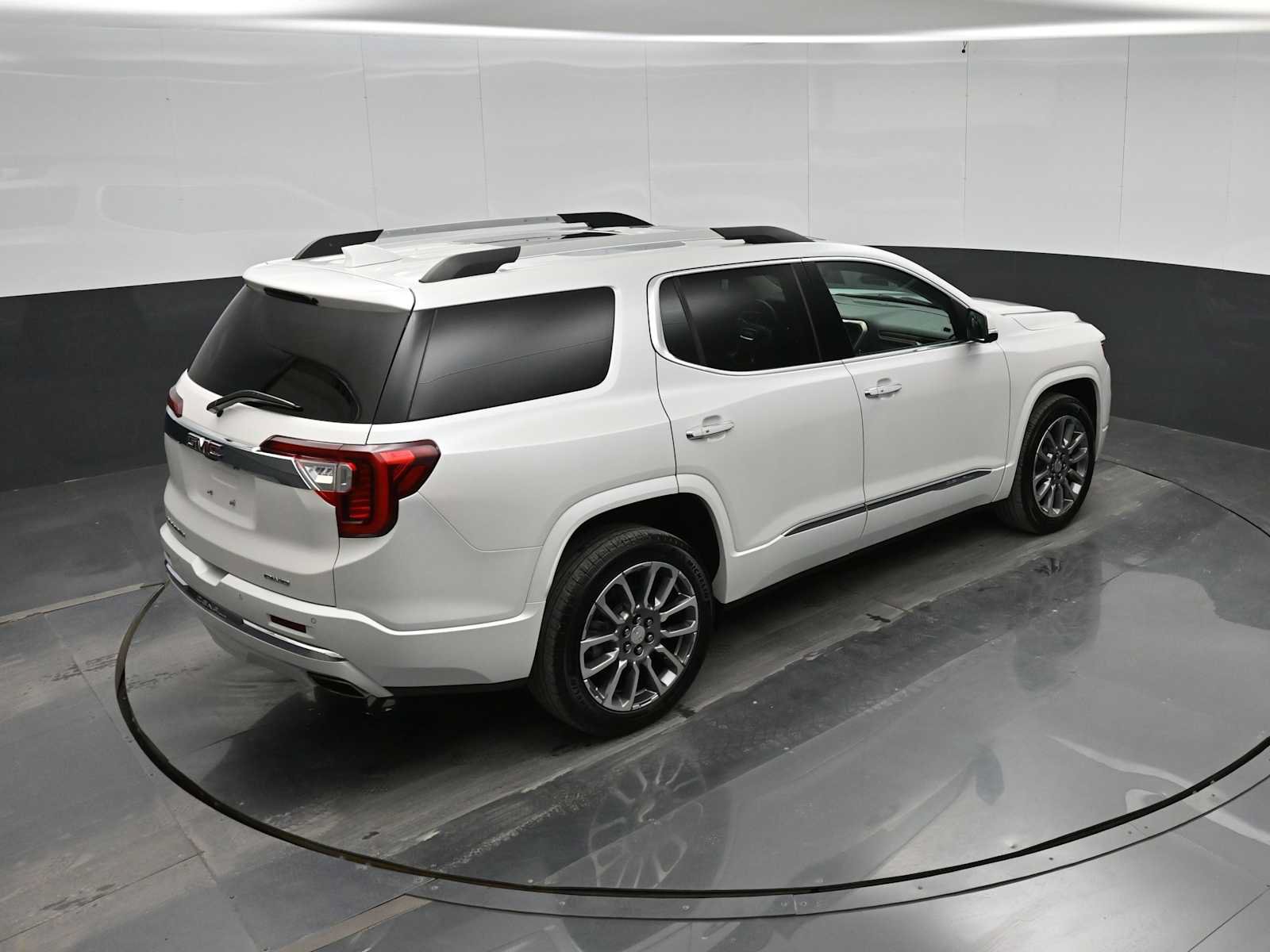 Used 2022 GMC Acadia Denali w/ Denali Ultimate Package AWD/4WD image 28