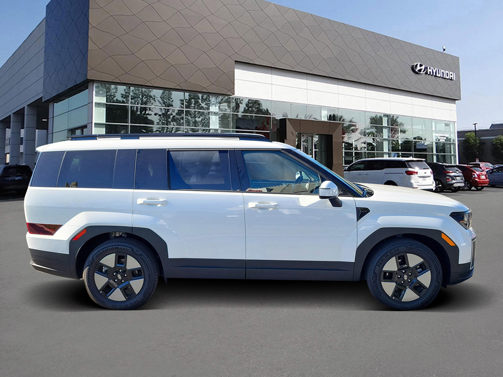 Certified 2025 Hyundai Santa Fe SEL image 4