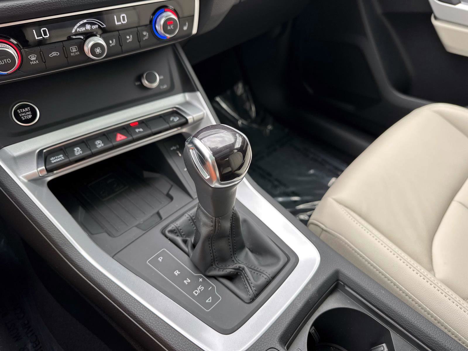 Used 2025 Audi Q3 2.0T Premium w/ Convenience Package image 26