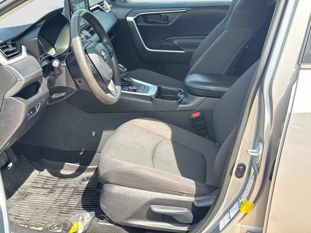 Used 2021 Toyota RAV4 LE AWD/4WD image 13