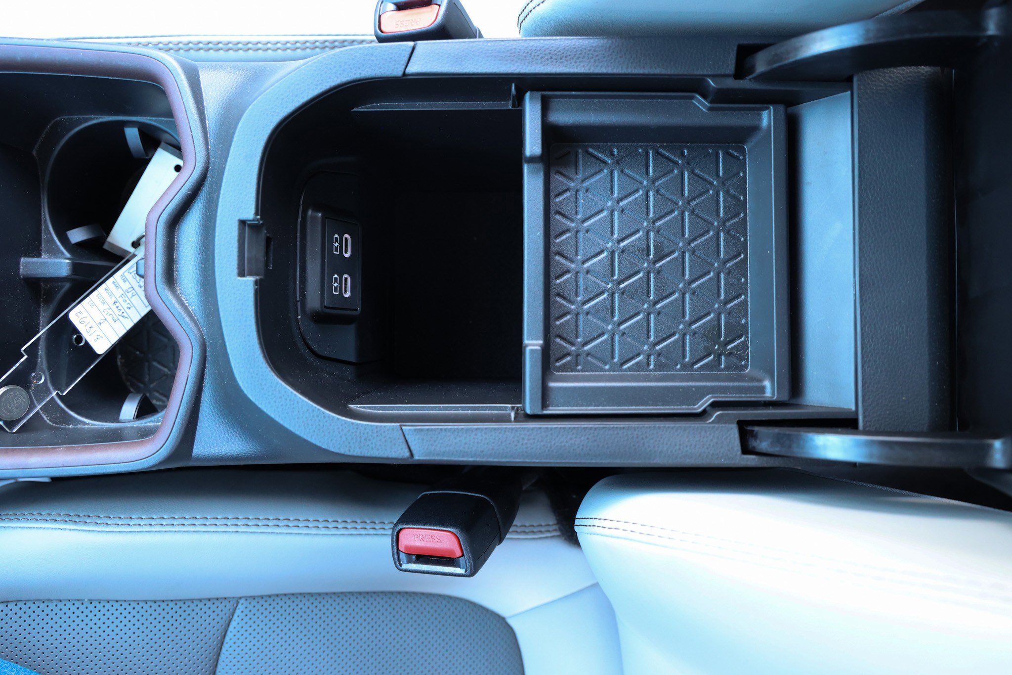 Used 2023 Toyota RAV4 Limited image 25