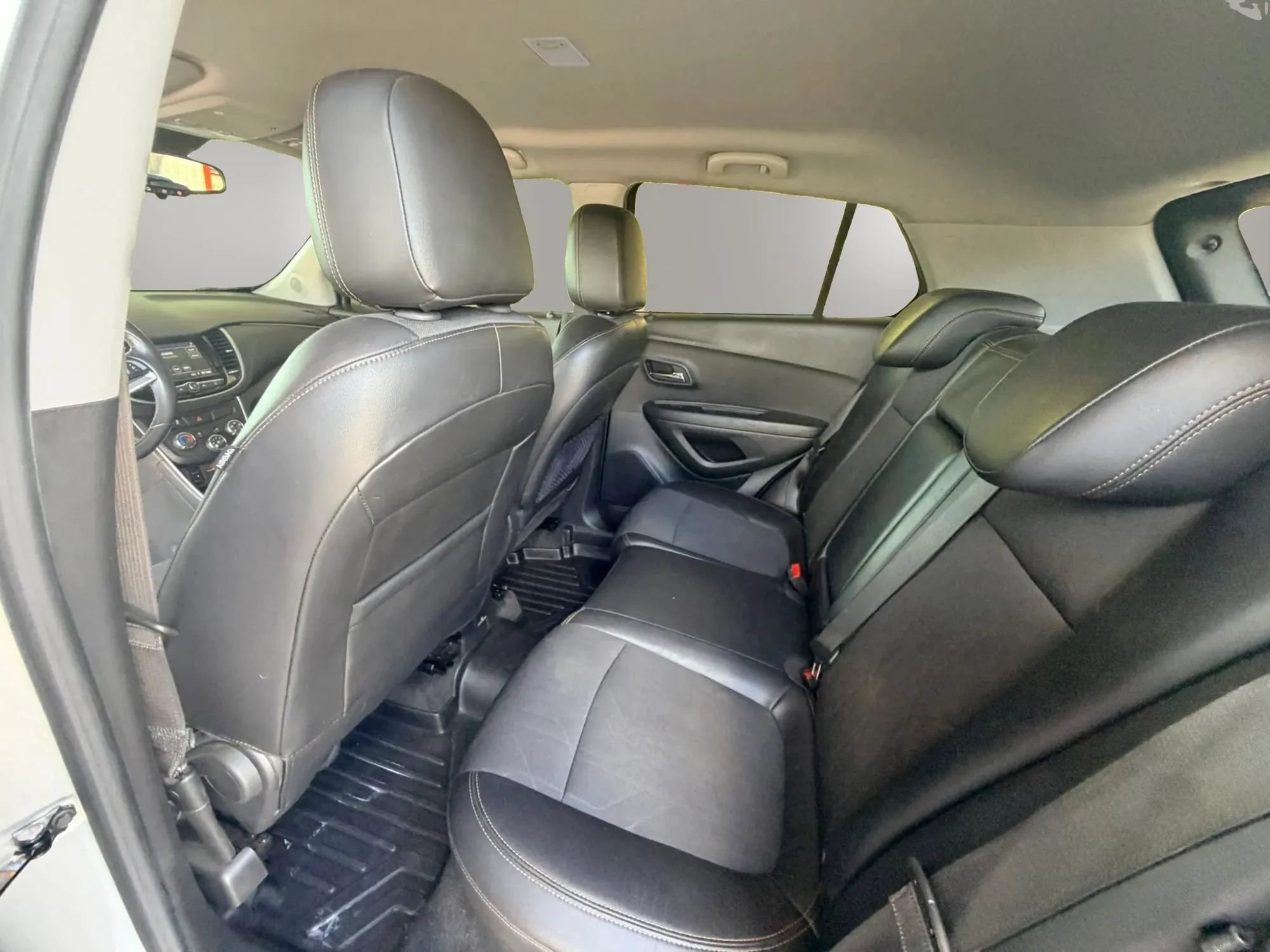 Used 2019 Chevrolet Trax LT w/ LT Convenience Package FWD image 20