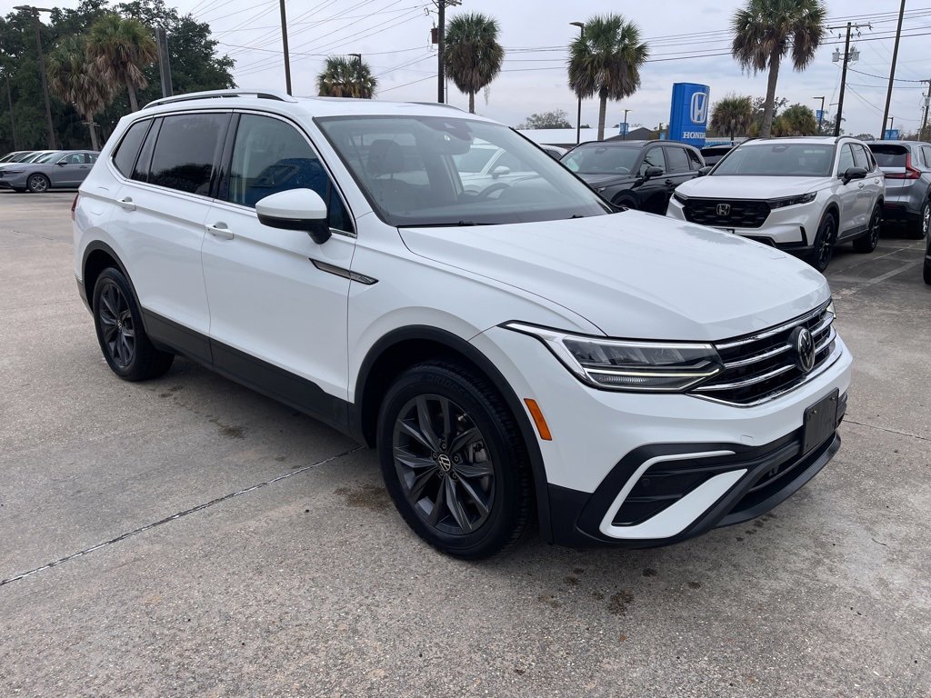 Used 2022 Volkswagen Tiguan SE image 3