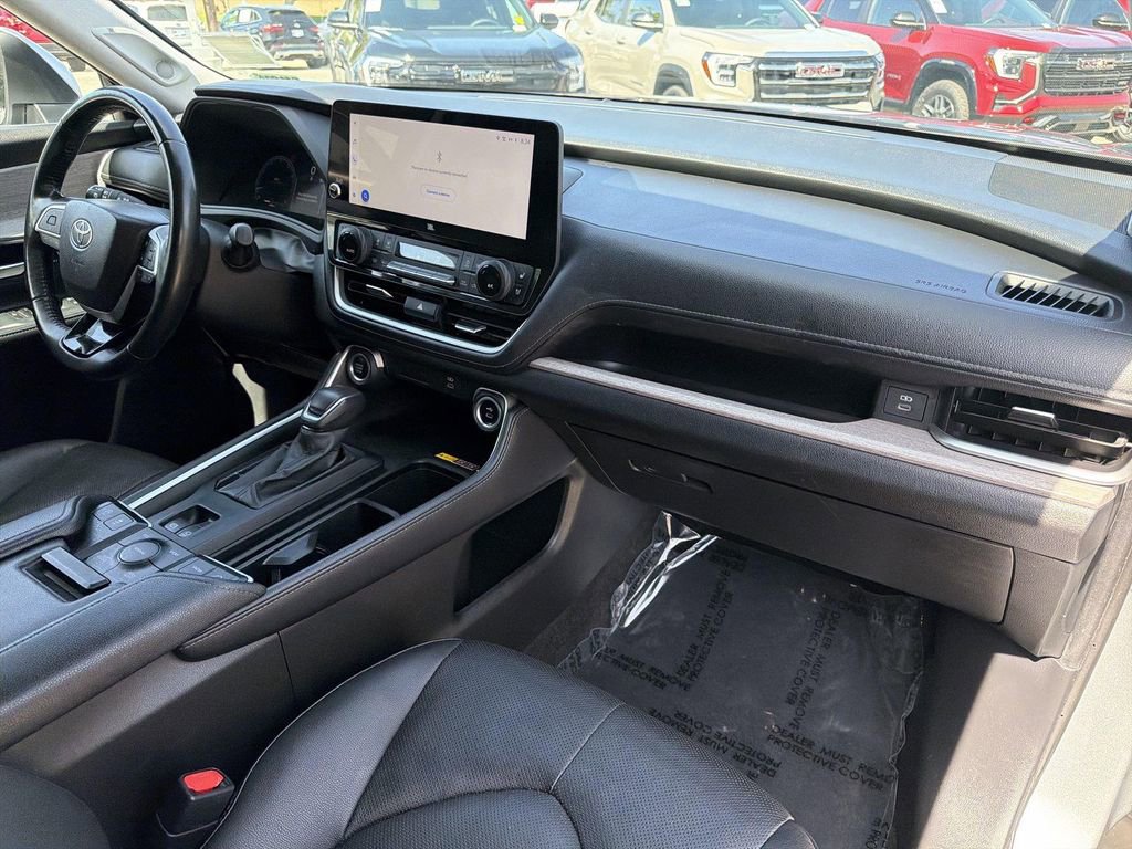 Used 2024 Toyota Grand Highlander Limited image 34