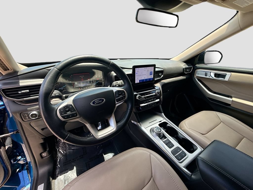 Used 2023 Ford Explorer Limited w/ Hybrid Equipment Group 310A RWD image 9