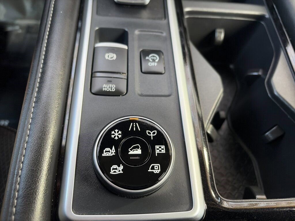 Certified 2025 Nissan Pathfinder SV image 19