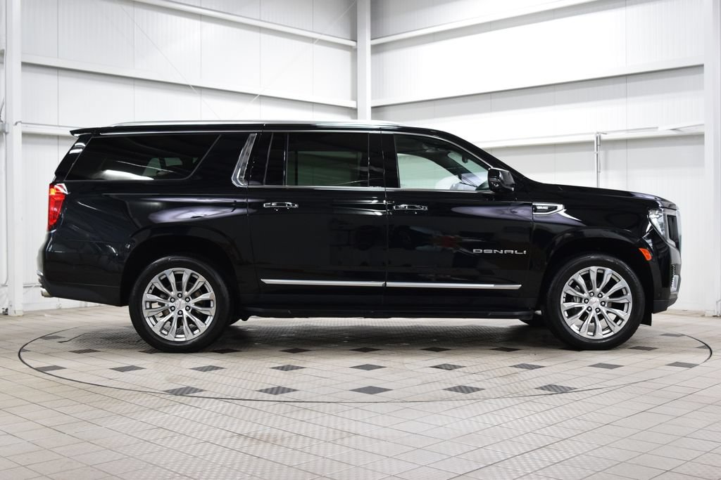 Used 2024 GMC Yukon XL Denali w/ Advanced Technology Package AWD/4WD image 9