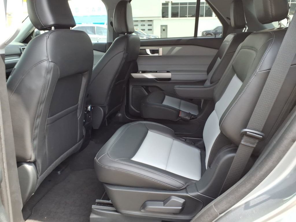 Certified 2024 Ford Explorer XLT w/ Equipment Group 202A AWD/4WD image 11