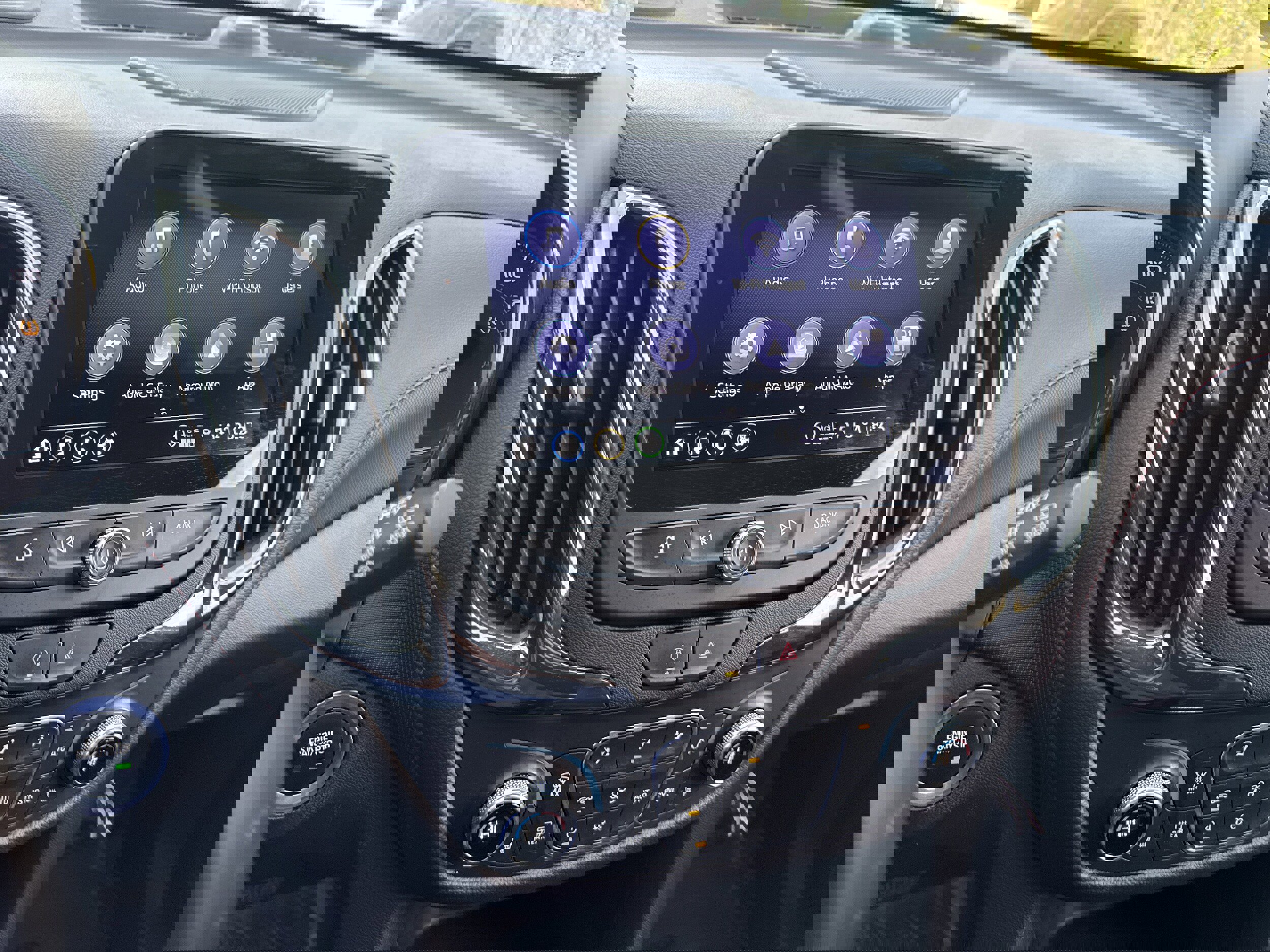 Used 2024 Chevrolet Equinox RS w/ RS Leather Package image 18