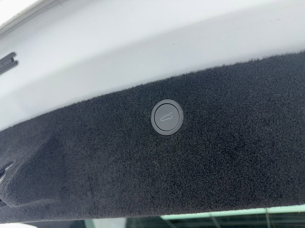 Used 2022 Tesla Model X Plaid image 19