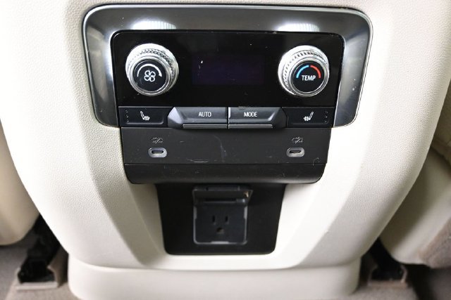 Used 2022 GMC Yukon XL Denali AWD/4WD image 23
