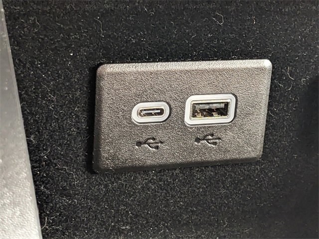 Used 2025 Cadillac XT4 Premium Luxury w/ Technology Package image 26