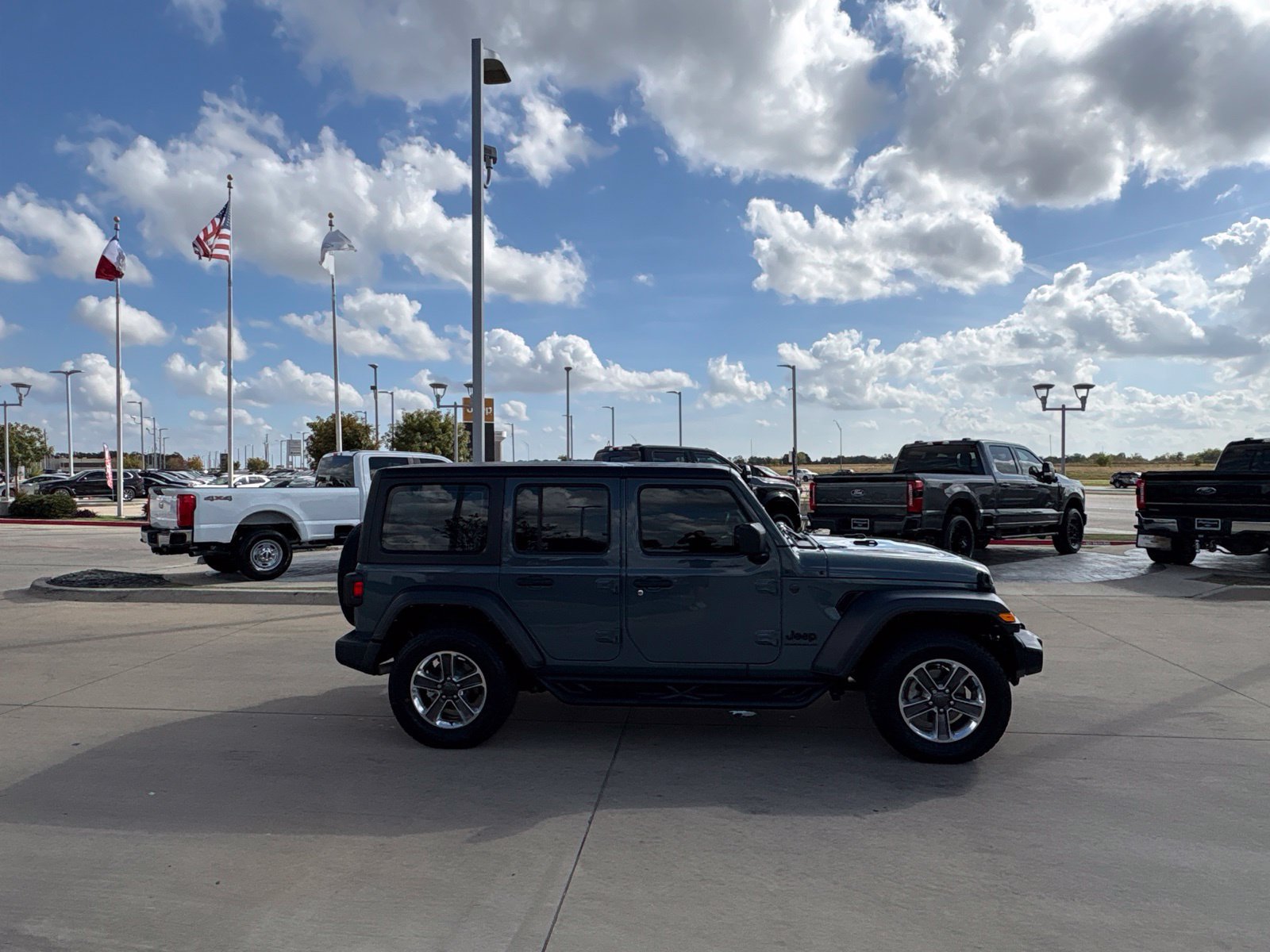 Used 2024 Jeep Wrangler Unlimited Sport AWD/4WD image 7