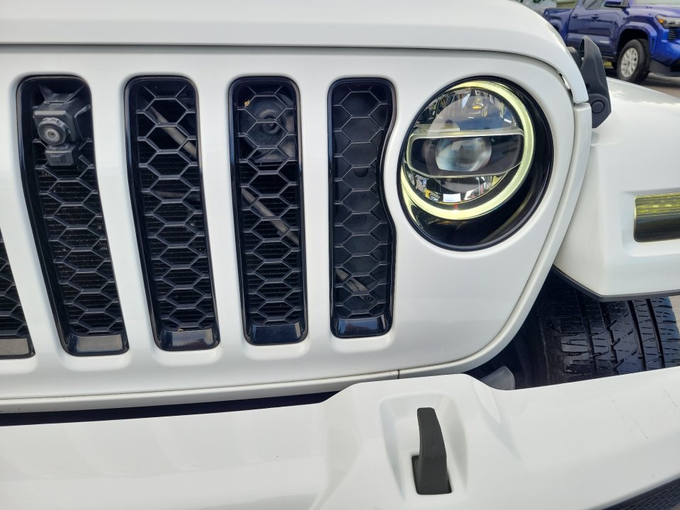 Used 2021 Jeep Wrangler Unlimited Sahara AWD/4WD image 30