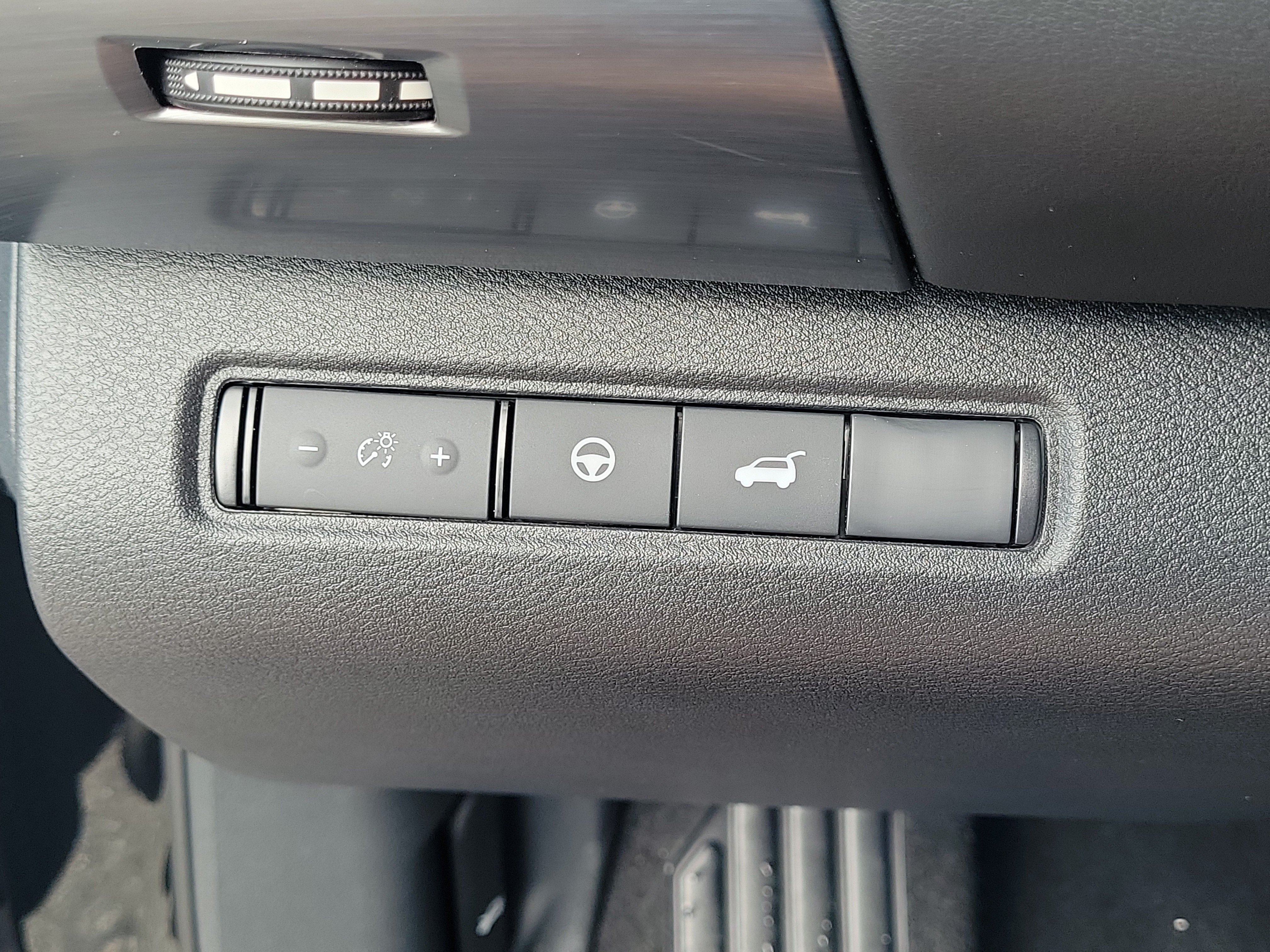 Certified 2025 Nissan Pathfinder SL w/ Black Appearance Package FWD image 26