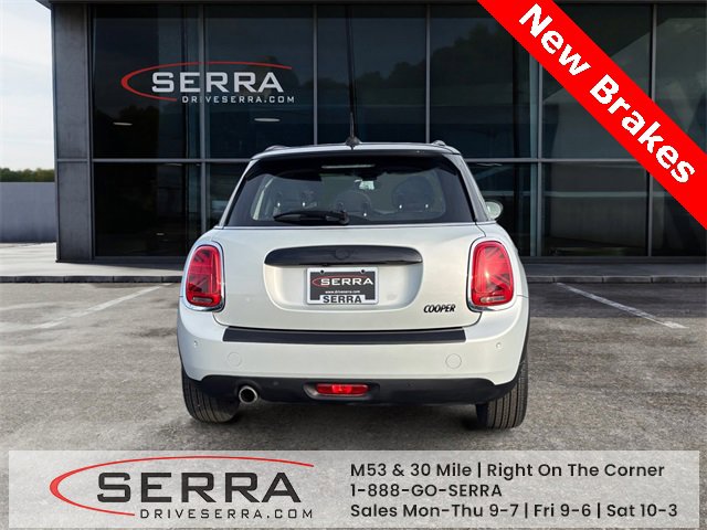 Used 2021 MINI Cooper 4-Door Hardtop w/ 6.5" Touchscreen Package image 4