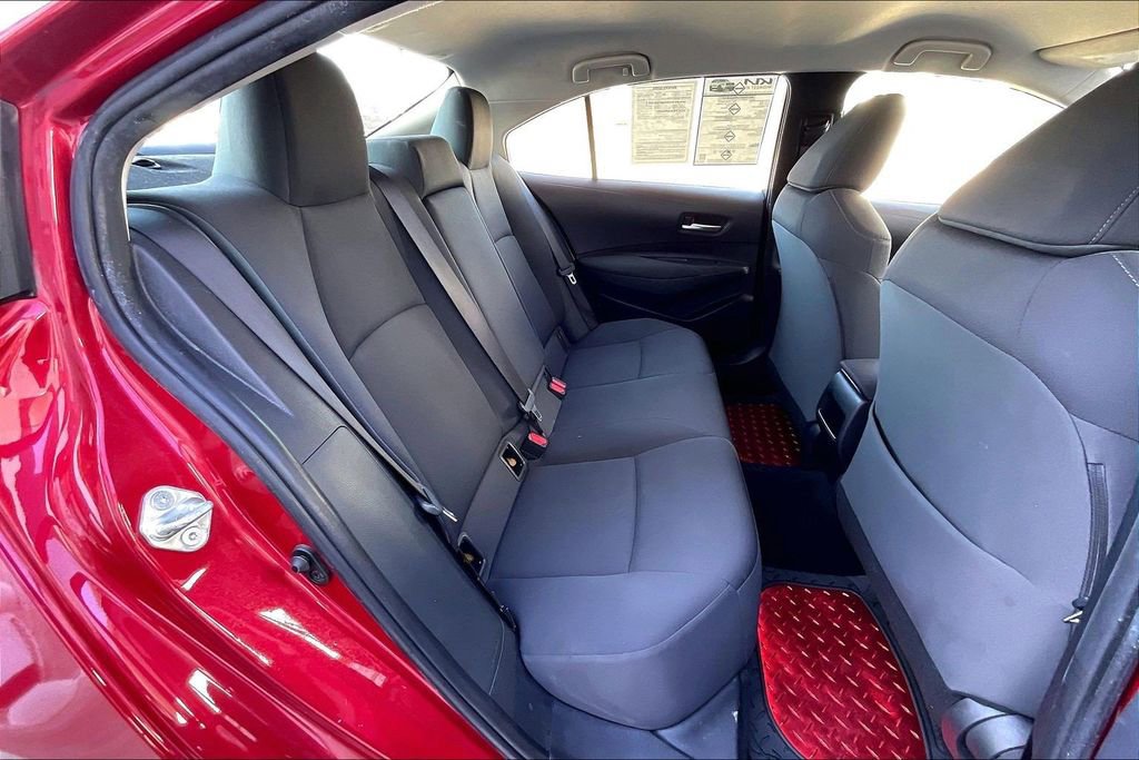 Used 2021 Toyota Corolla LE image 27