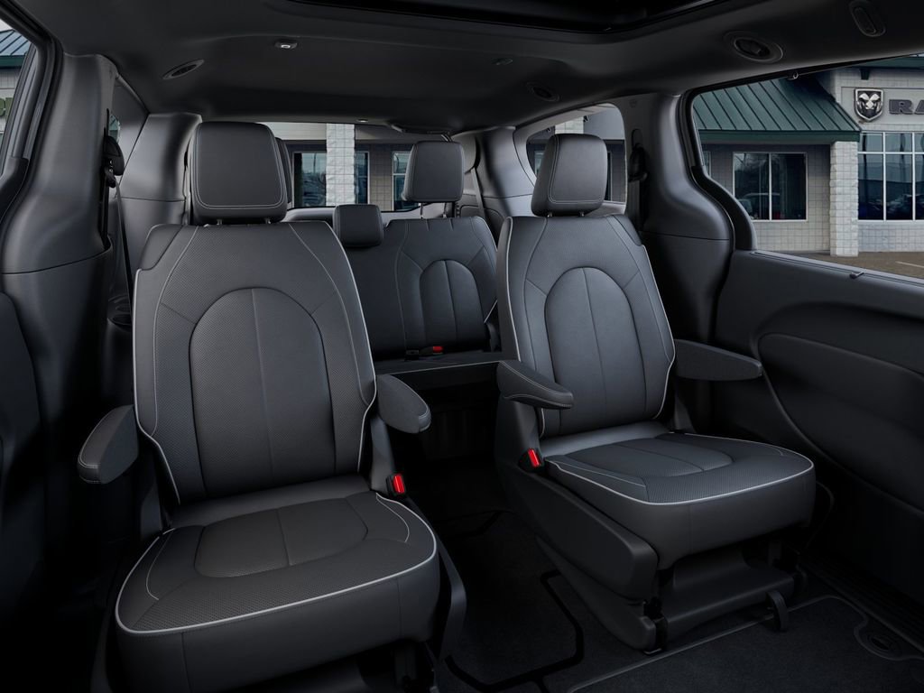 New 2026 Chrysler Pacifica Limited w/ S Appearance Package image 18