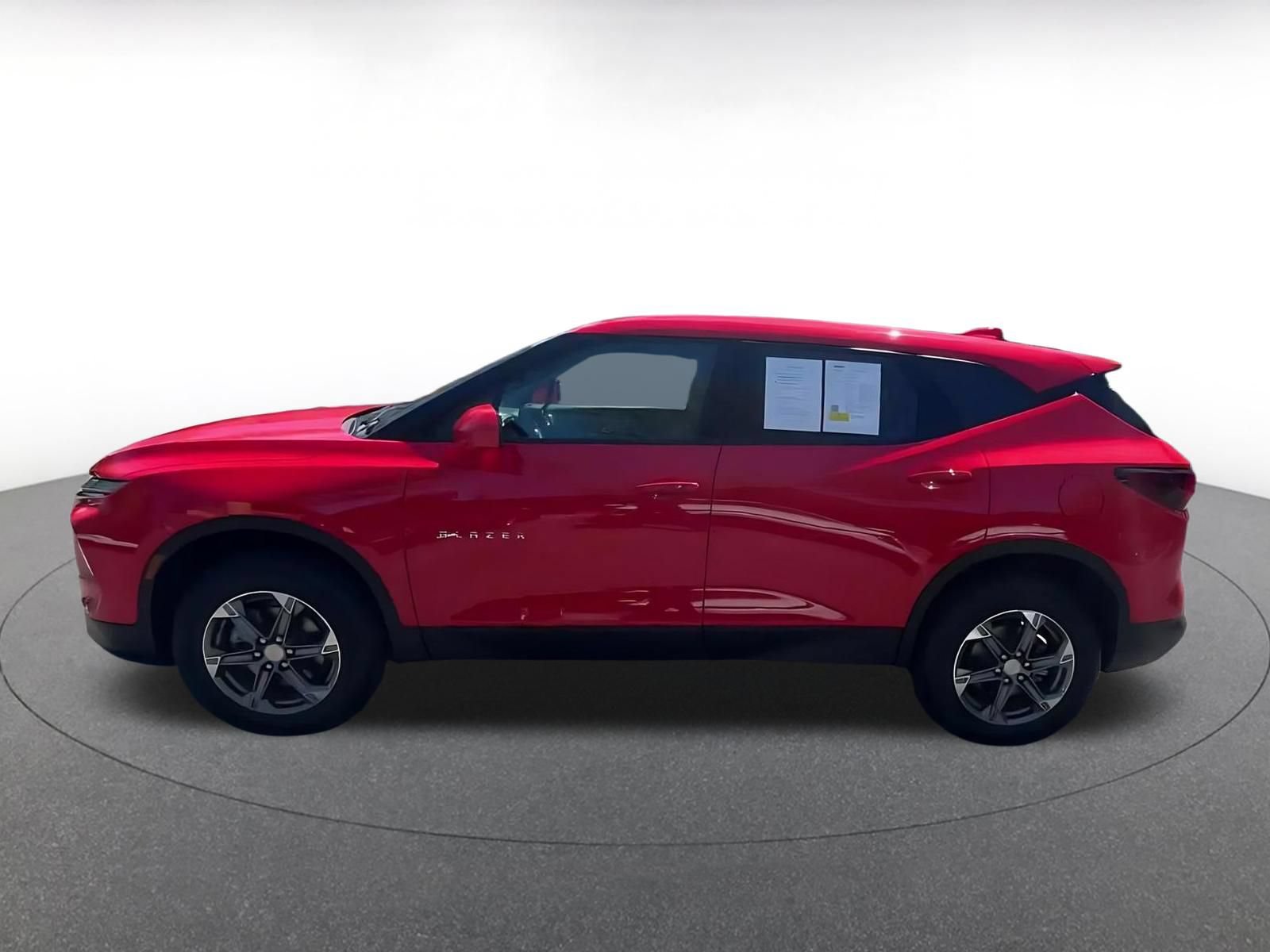 Used 2026 Chevrolet Blazer LT FWD image 9