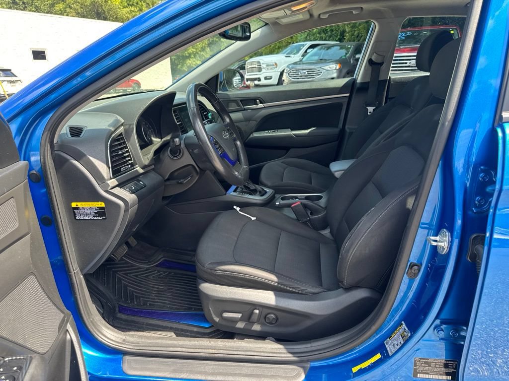 Used 2017 Hyundai Elantra Value Edition w/ Cargo Package FWD image 16