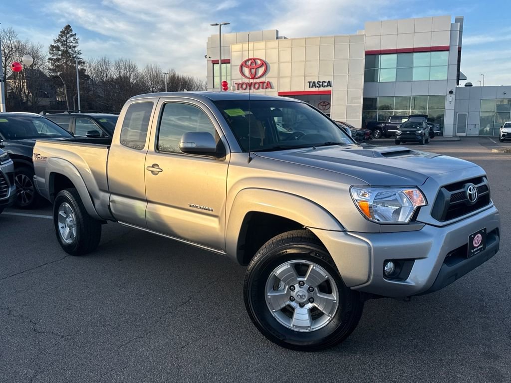 Used 2015 Toyota Tacoma 4x4 Access Cab V6 w/ TRD Sport Package image 1