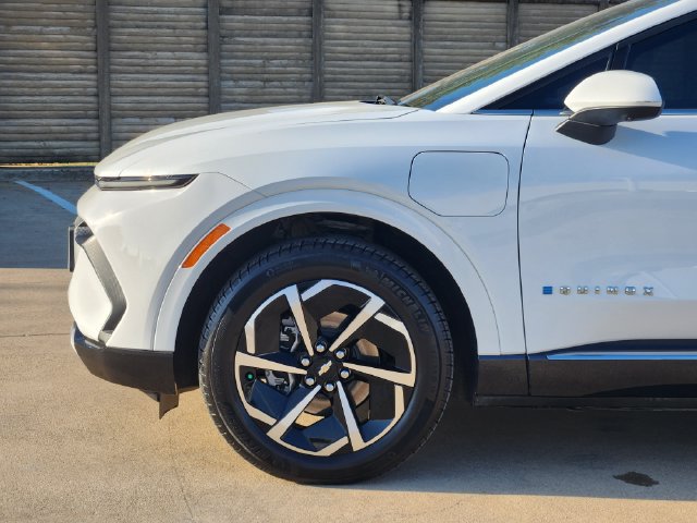 Used 2024 Chevrolet Equinox EV LT AWD/4WD image 14