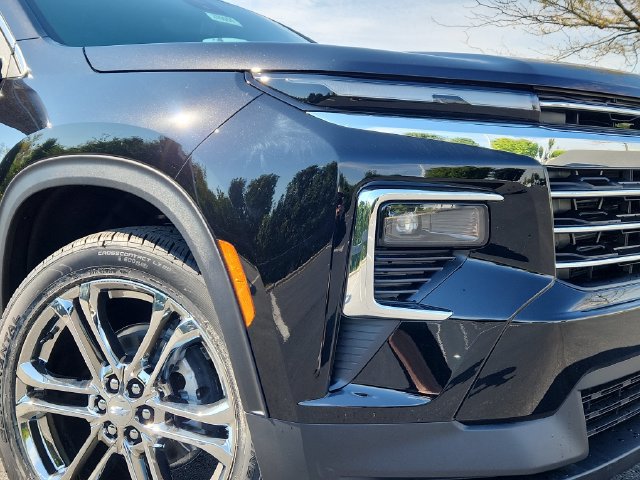 New 2027 Chevrolet Traverse LT w/ Driver Confidence Package FWD image 9