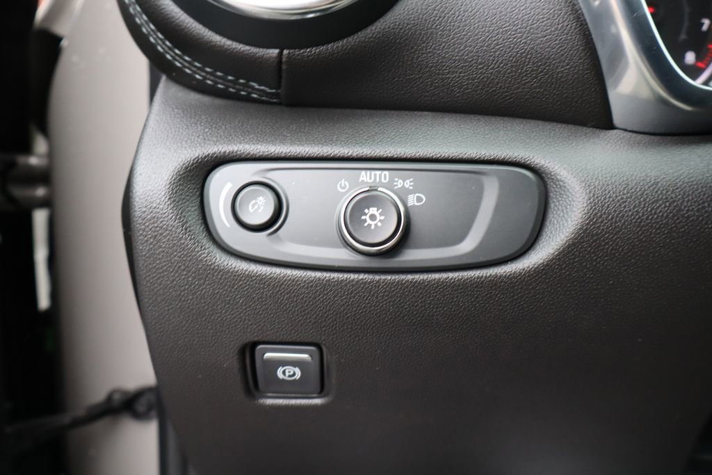 Used 2021 Chevrolet Blazer LT image 12