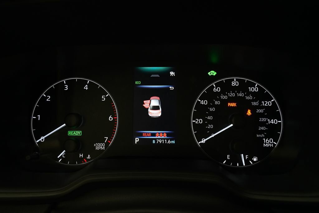 Used 2025 Toyota Corolla LE FWD image 2