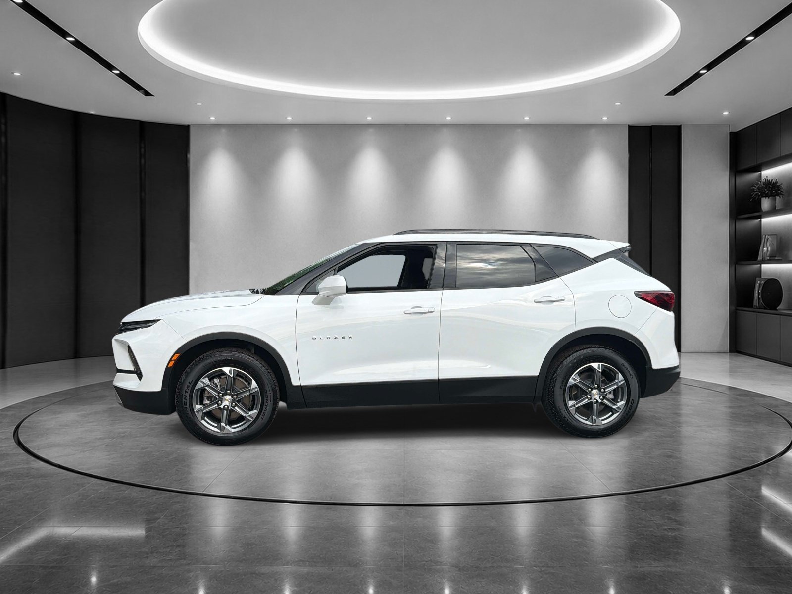 Certified 2025 Chevrolet Blazer LT w/ Convenience Package AWD/4WD image 4
