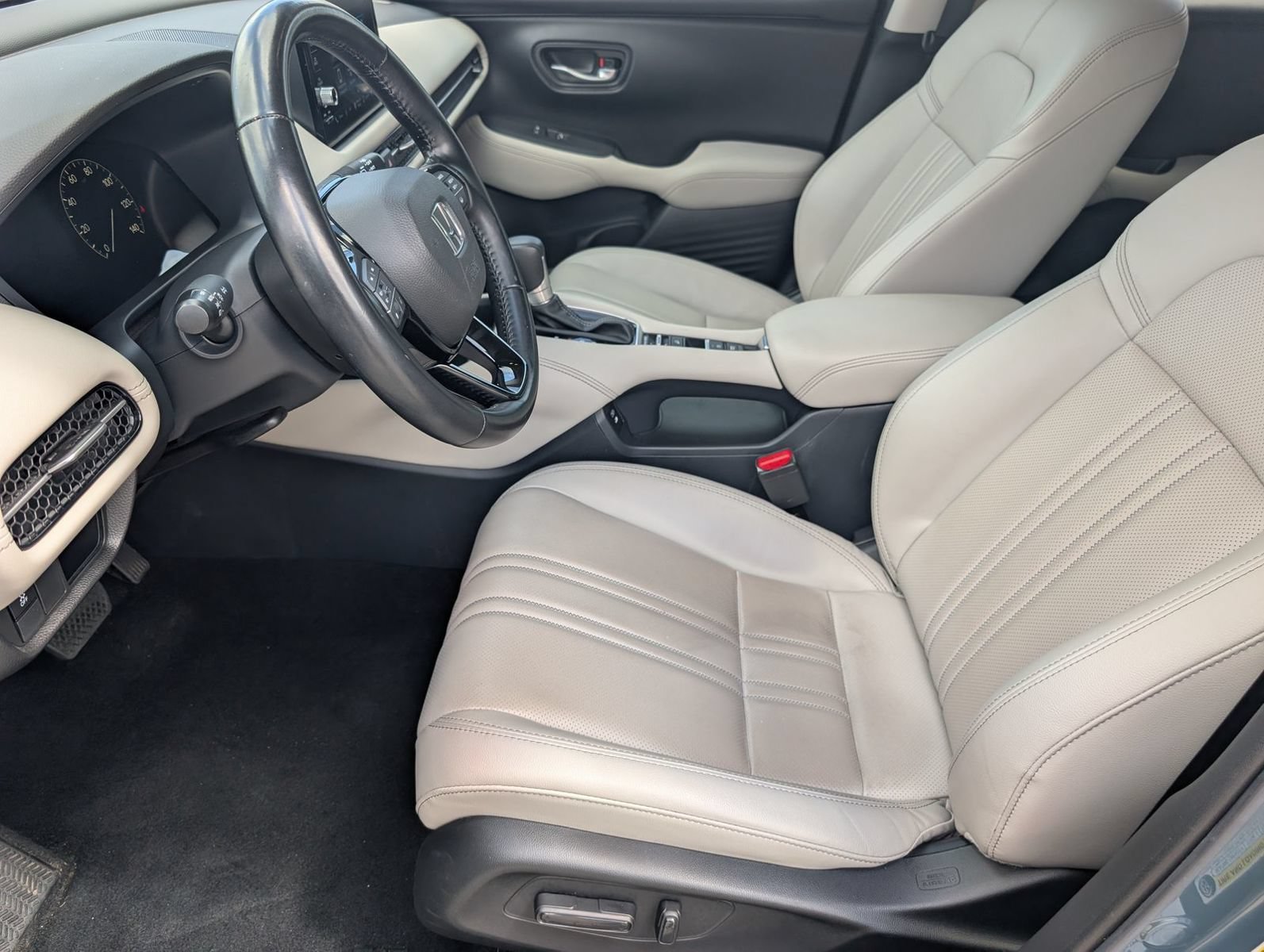 Used 2025 Honda HR-V EX-L image 10