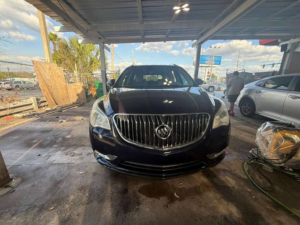 Used 2017 Buick Enclave Convenience image 1