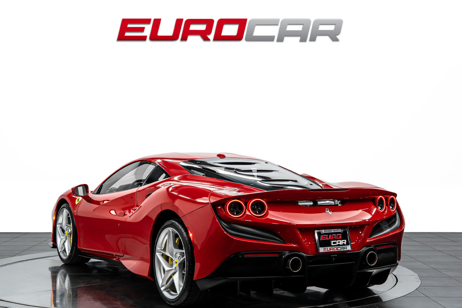 Used 2021 Ferrari F8 Tributo RWD image 3