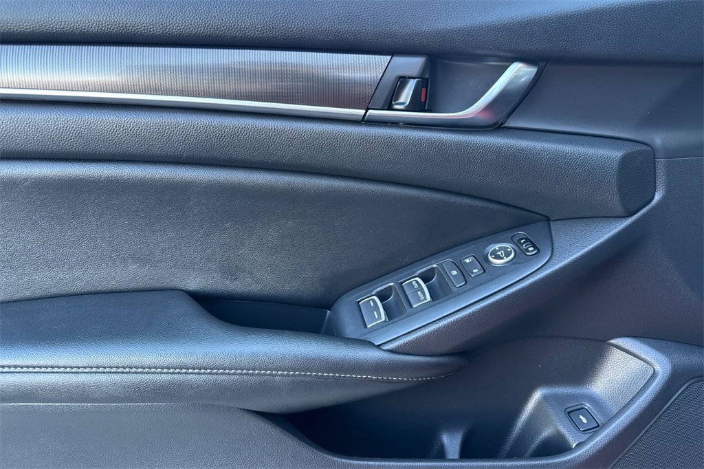 Used 2019 Honda Accord Sport image 11