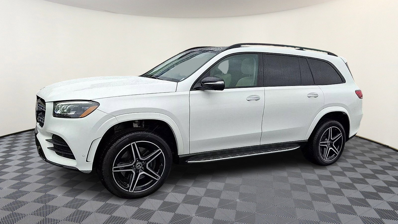 Used 2022 Mercedes-Benz GLS 450 4MATIC image 4